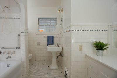 Vintage tile bath - Subway tiles - Pedestal sink