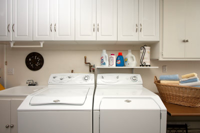Neptune washer & dryer - Laundry sink - 1 car Garage+ storage